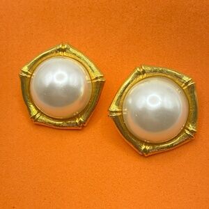 Vintage AVON Gold Tone Faux Pearl Chunky Pierced Post Earrings Grannycore